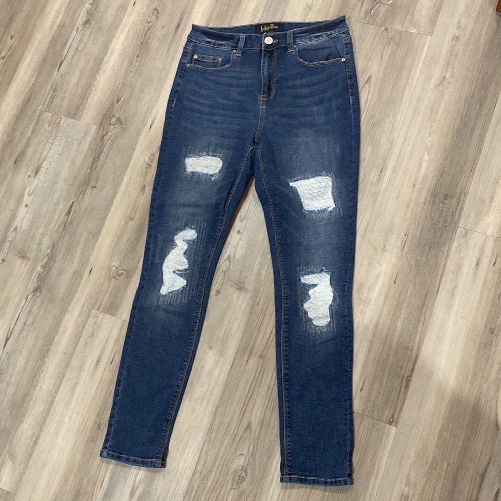 Indigo Rein super fun skinny jeans size 9.